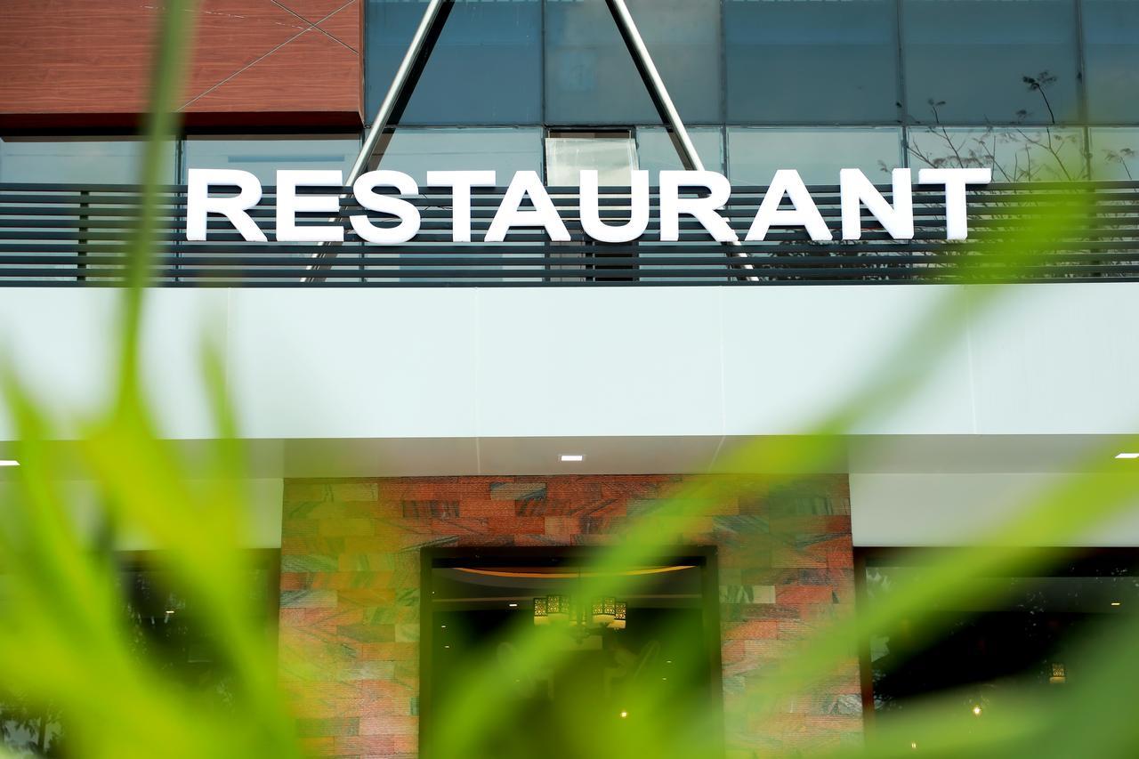 Wayanad Royal Crown Hotel Kalpetta Exterior photo