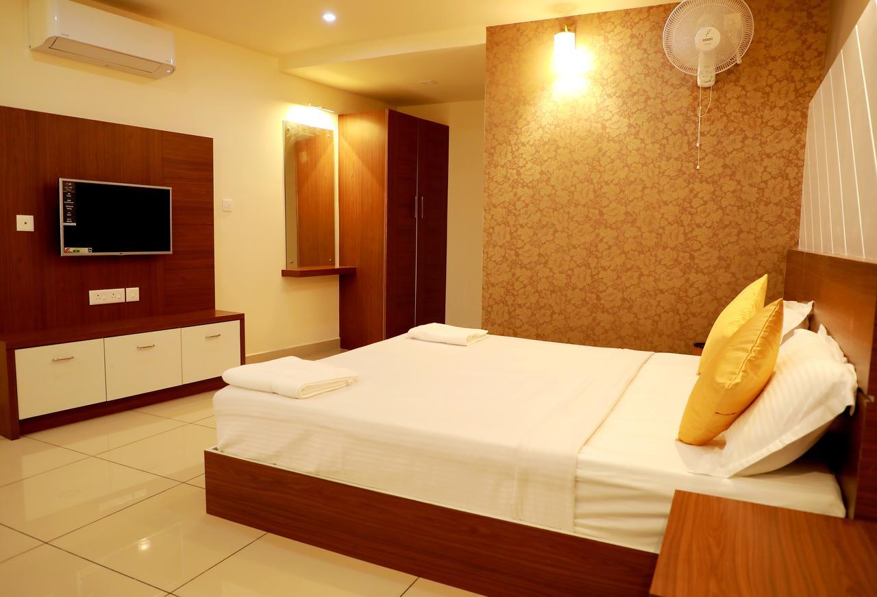 Wayanad Royal Crown Hotel Kalpetta Exterior photo