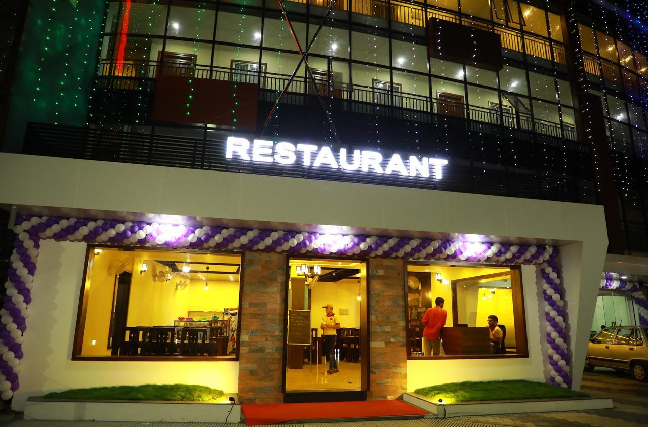 Wayanad Royal Crown Hotel Kalpetta Exterior photo