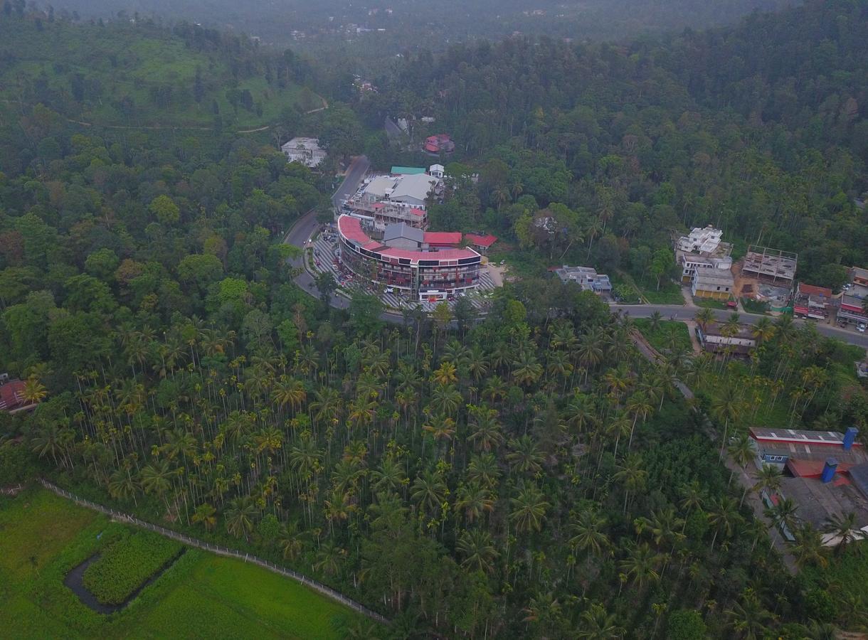 Wayanad Royal Crown Hotel Kalpetta Exterior photo