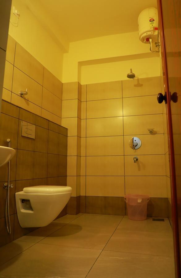 Wayanad Royal Crown Hotel Kalpetta Exterior photo